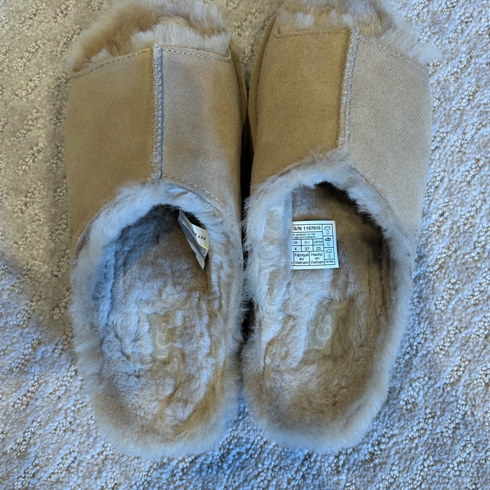 UGG Women's Slip-On Shearling Chestnut/Tan - Picture 4 of 8